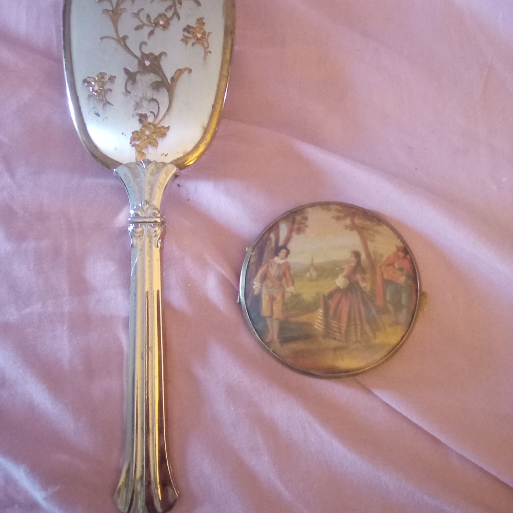 Elegant Gold and Silver Cake Server